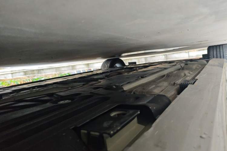 Used Volvo S60 2022 B4 Zhiyi Luxury Edition Chassis Rear Left