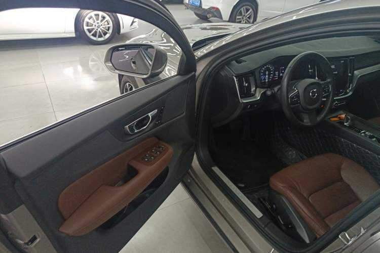 Used Volvo S60 2022 B4 Zhiyi Luxury Edition Driver Seat