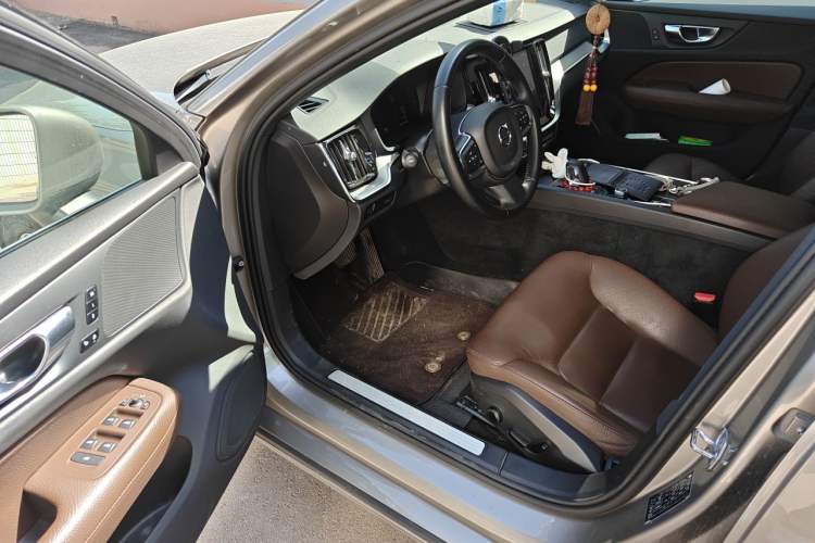 Used Volvo S60 2022 B4 Zhiyi Luxury Edition Driver Seat