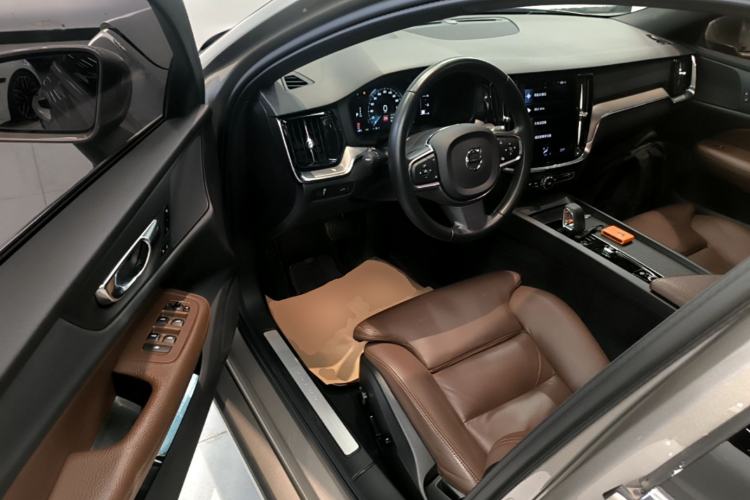Used Volvo S60 2022 B4 Zhiyi Luxury Edition Driver Seat