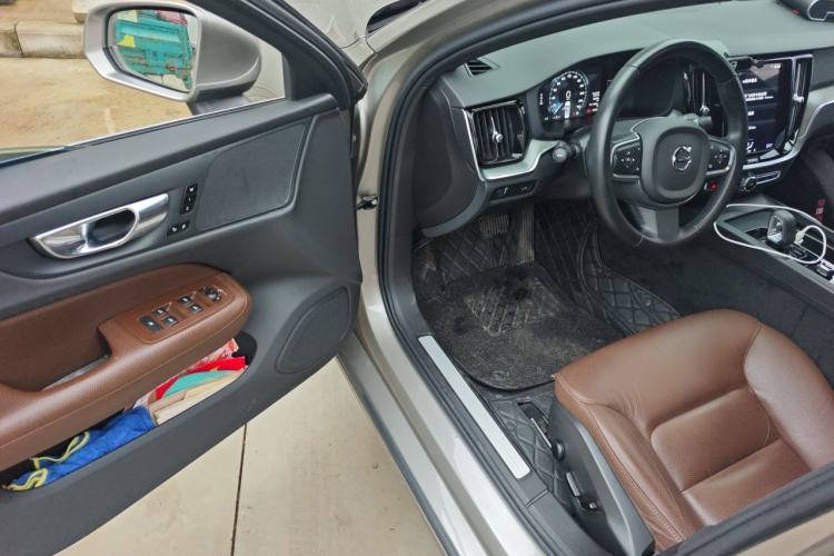 Used Volvo S60 2022 B4 Zhiyi Luxury Edition Driver Seat