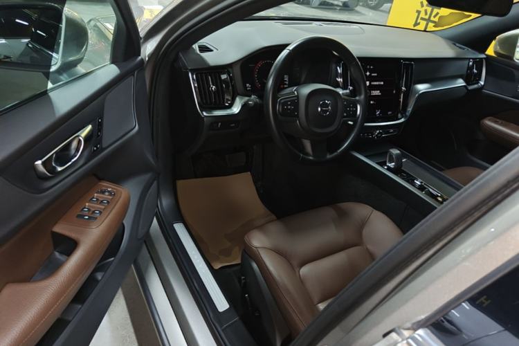Used Volvo S60 2022 B4 Zhiyi Luxury Edition Driver Seat