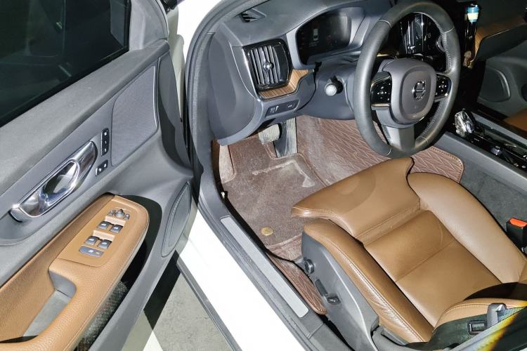 Used Volvo S60 2022 B4 Zhiyuan Luxury Edition Driver Seat