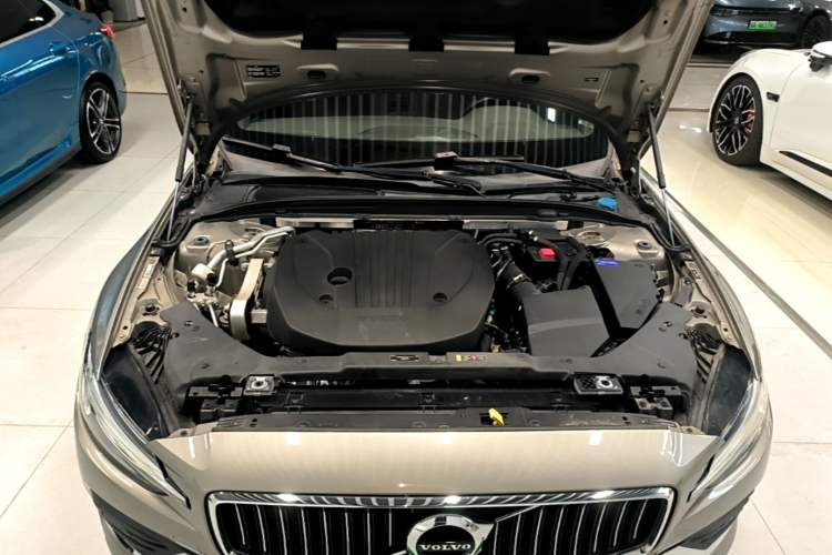 Used Volvo S60 2022 B4 Zhiyi Luxury Edition Engine Bay