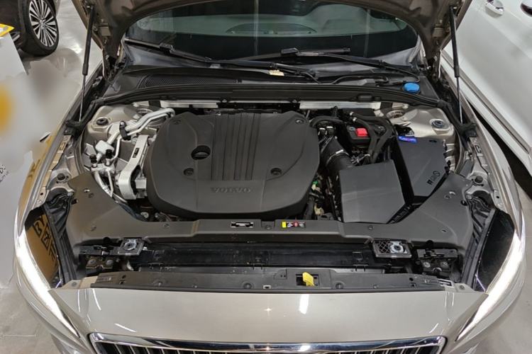 Used Volvo S60 2022 B4 Zhiyi Luxury Edition Engine Bay