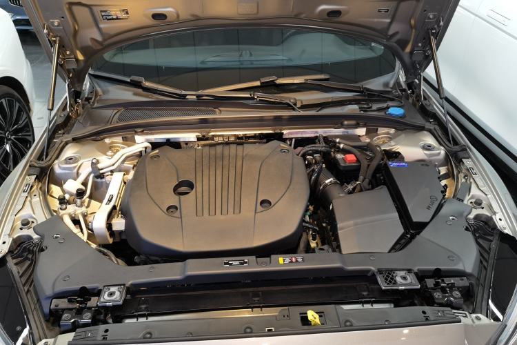 Used Volvo S60 2022 B4 Zhiyuan Luxury Edition Engine Bay