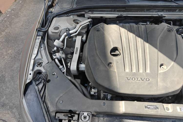 Used Volvo S60 2022 B4 Zhiyi Luxury Edition Engine Bay Right