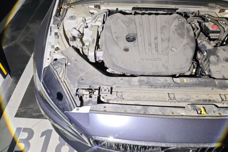 Used Volvo S60 2022 B4 Zhiyuan Luxury Edition Engine Bay Right