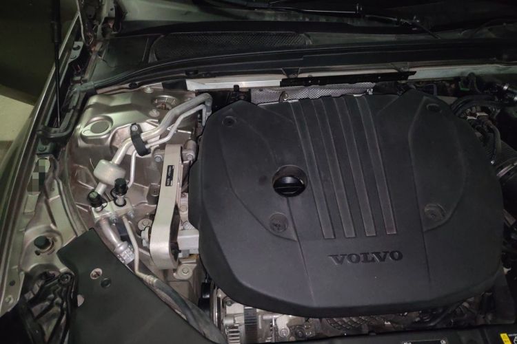 Used Volvo S60 2022 B4 Zhiyi Luxury Edition Engine Bay Right