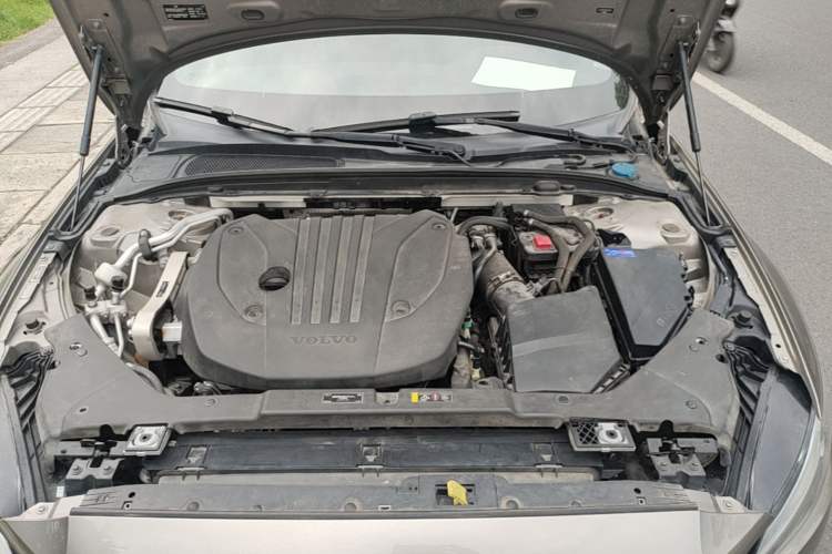 Used Volvo S60 2022 B4 Zhiyi Luxury Edition Engine Bay