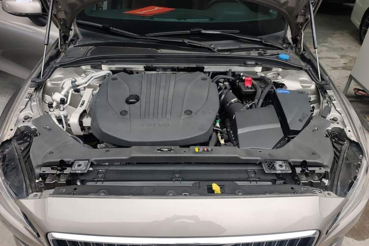 Used Volvo S60 2022 B4 Zhiyi Luxury Edition Engine Bay