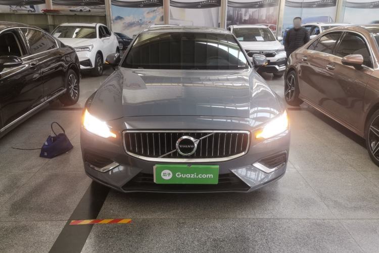 Used Volvo S60 2022 B4 Zhiyi Luxury Edition Exterior 1