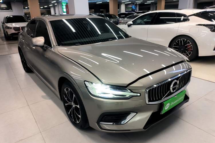 Used Volvo S60 2022 B4 Zhiyi Luxury Edition Exterior 1