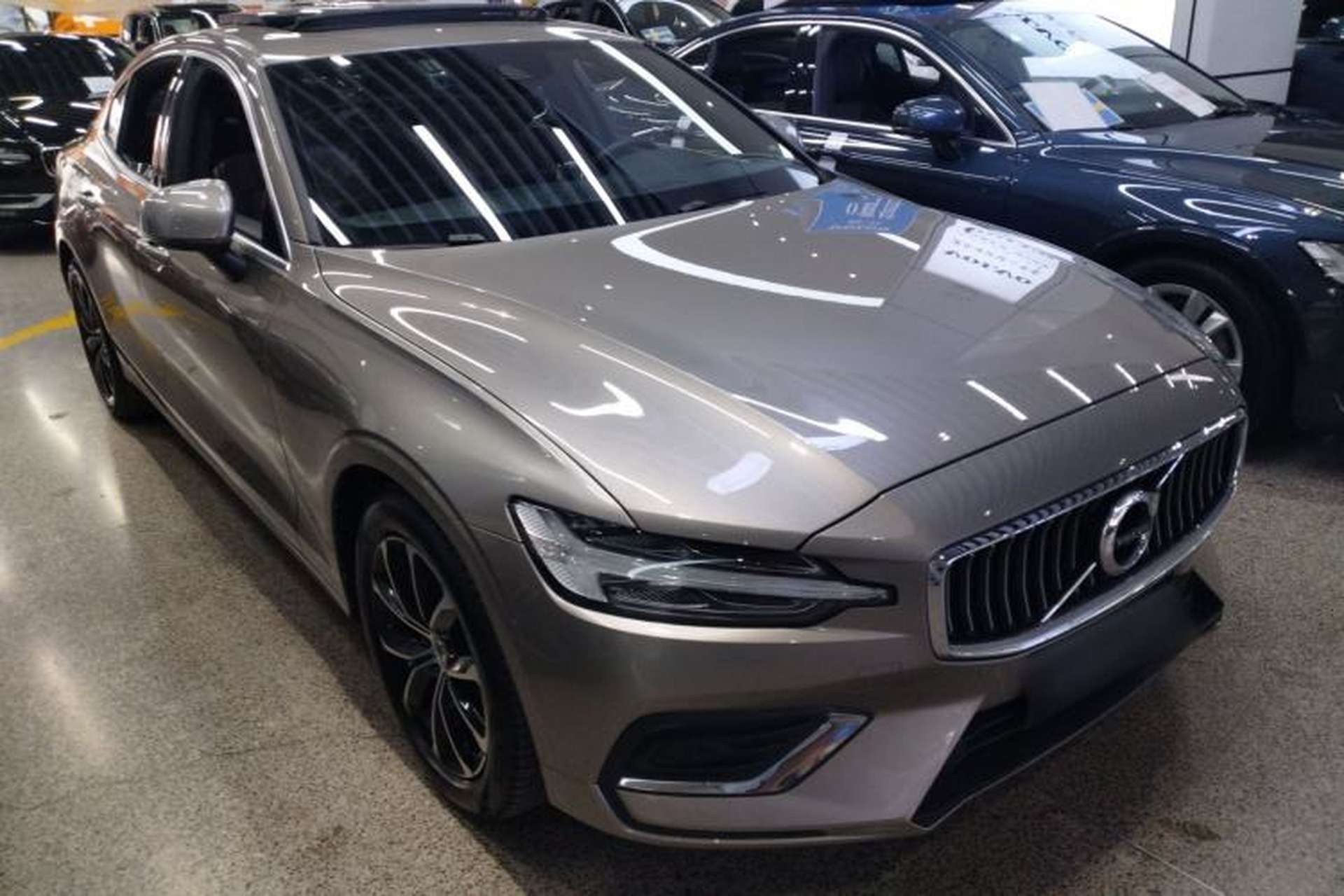 Used Volvo S60 2022 B4 Zhiyi Luxury Edition Exterior 1