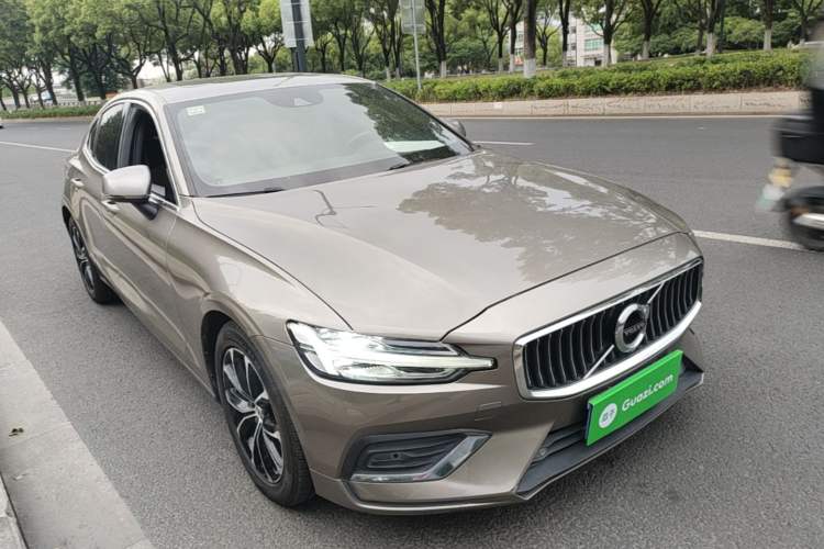 Used Volvo S60 2022 B4 Zhiyi Luxury Edition Exterior 1