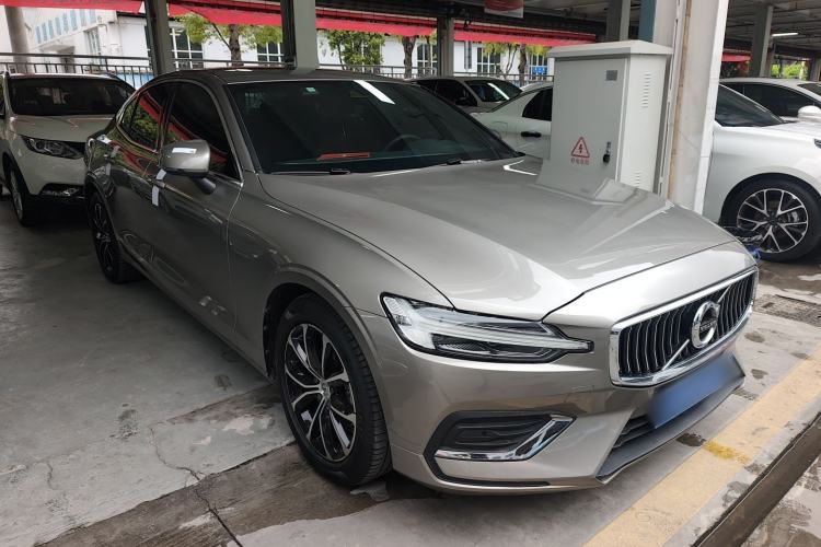 Used Volvo S60 2022 B4 Zhiyi Luxury Edition Exterior 1