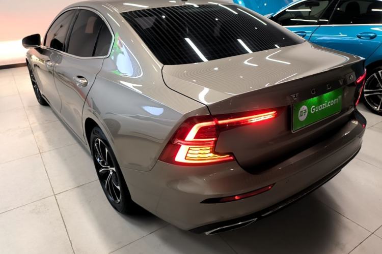 Used Volvo S60 2022 B4 Zhiyi Luxury Edition Exterior 2