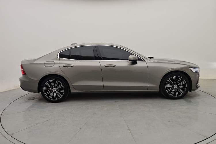 Used Volvo S60 2022 B4 Zhiyuan Luxury Edition Exterior 3