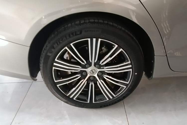 Used Volvo S60 2022 B4 Zhiyuan Luxury Edition Exterior 3