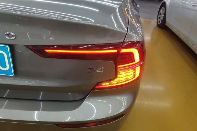 Used Volvo S60 2022 B4 Zhiyi Luxury Edition Exterior 3