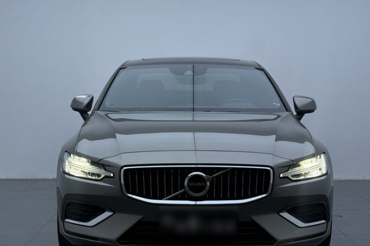 Used Volvo S60 2022 B4 Zhiyuan Luxury Edition Exterior 3