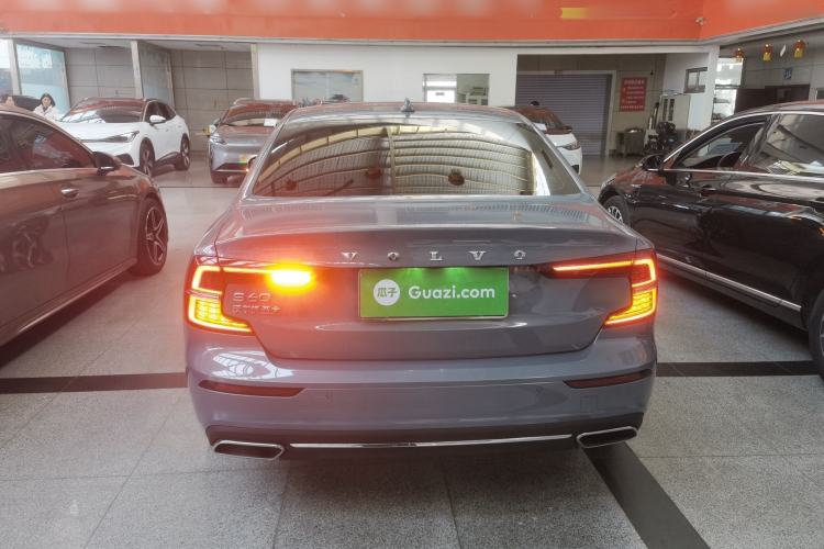 Used Volvo S60 2022 B4 Zhiyi Luxury Edition Exterior 4