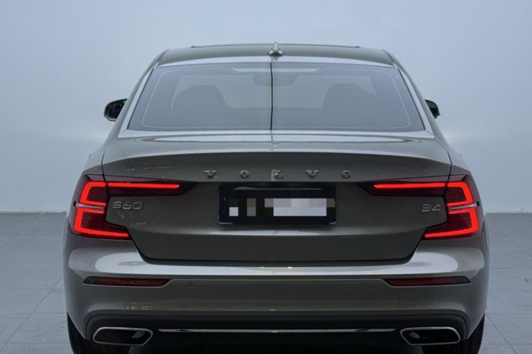 Used Volvo S60 2022 B4 Zhiyuan Luxury Edition Exterior 4