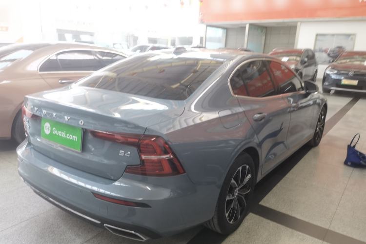 Used Volvo S60 2022 B4 Zhiyi Luxury Edition Exterior 5
