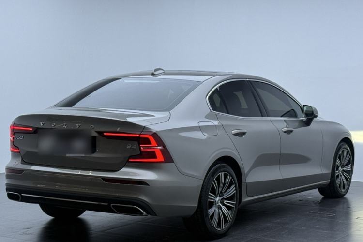 Used Volvo S60 2022 B4 Zhiyuan Luxury Edition Exterior 5