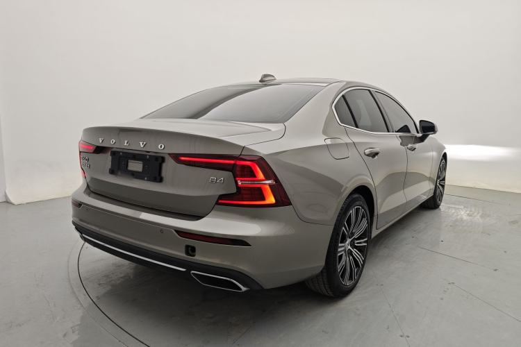 Used Volvo S60 2022 B4 Zhiyuan Luxury Edition Exterior 6