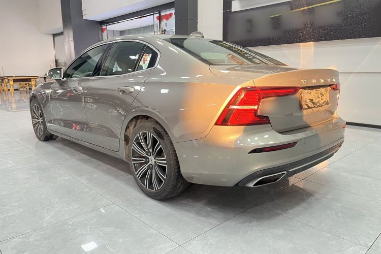 Used Volvo S60 2022 B4 Zhiyuan Luxury Edition Exterior 6