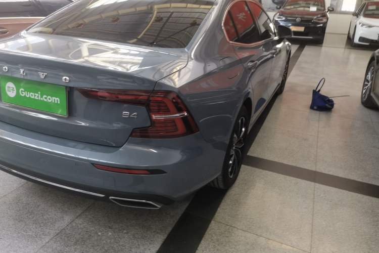 Used Volvo S60 2022 B4 Zhiyi Luxury Edition Exterior 6