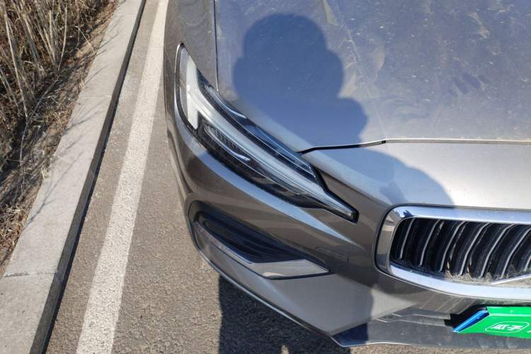 Used Volvo S60 2022 B4 Zhiyi Luxury Edition Exterior 6