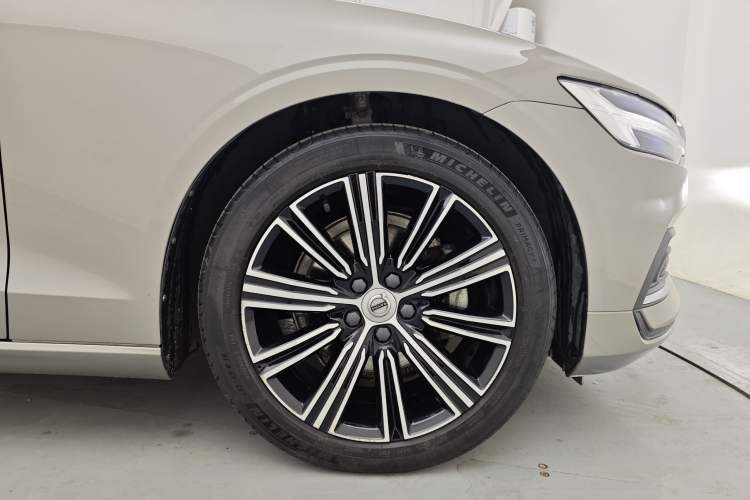 Used Volvo S60 2022 B4 Zhiyuan Luxury Edition Exterior 7