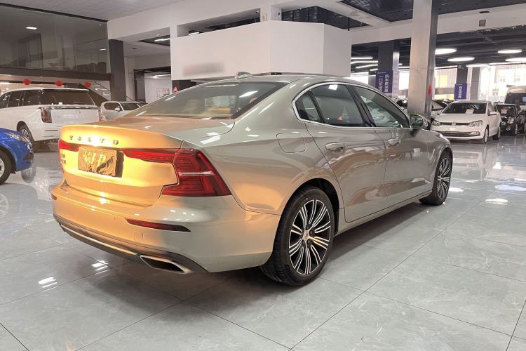 Used Volvo S60 2022 B4 Zhiyuan Luxury Edition Exterior 8