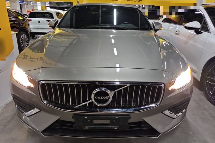 Used Volvo S60 2022 B4 Zhiyi Luxury Edition Front
