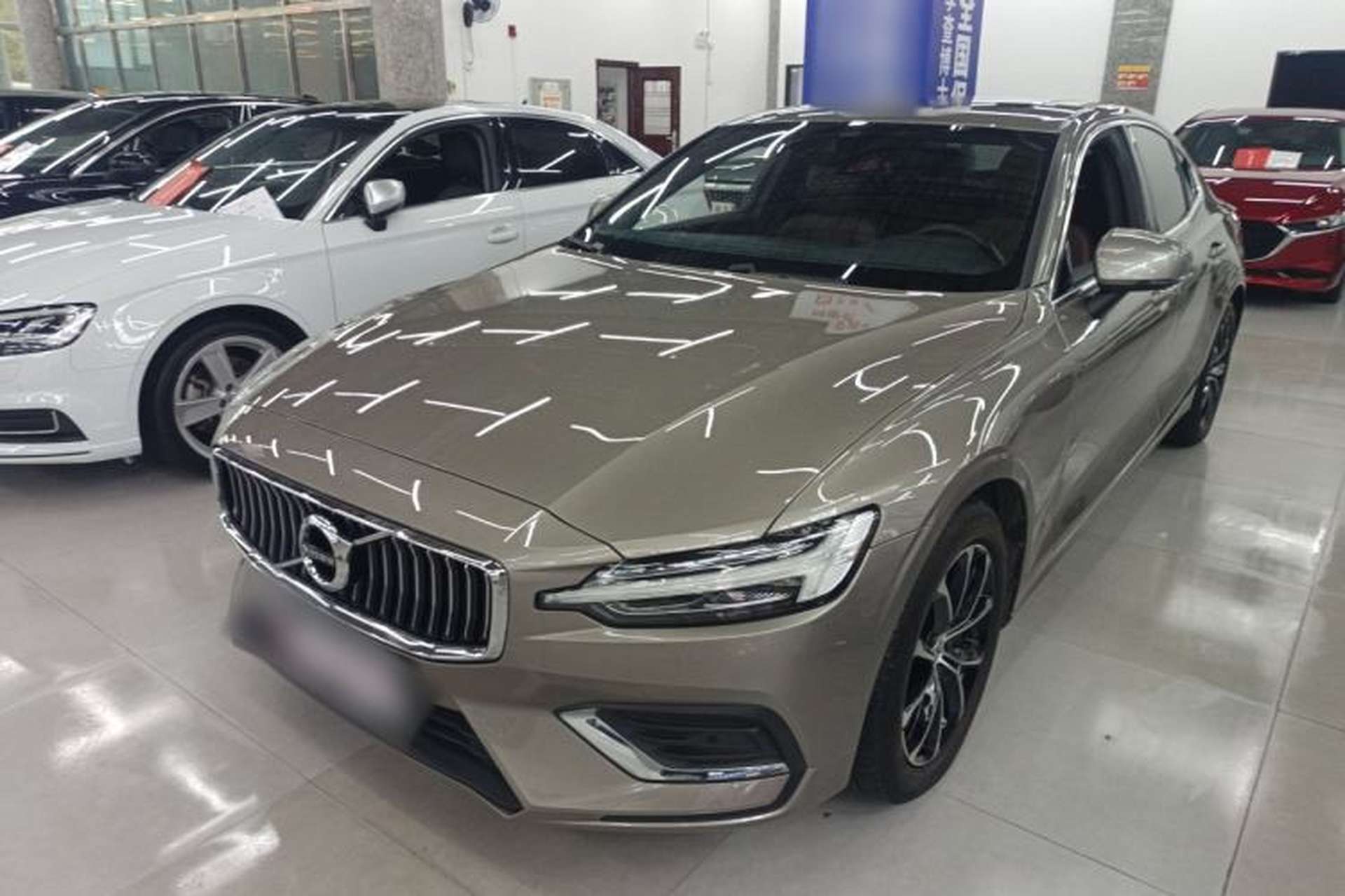 Used Volvo S60 2022 B4 Zhiyi Luxury Edition Front Left 45 Deg