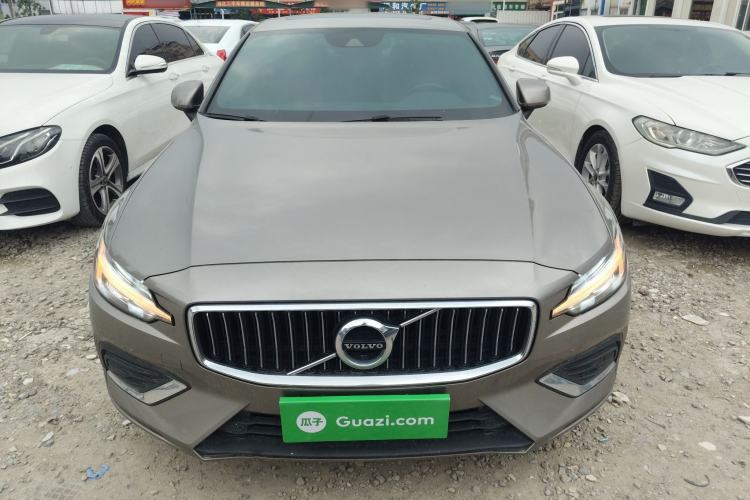 Used Volvo S60 2022 B4 Zhiyuan Luxury Edition Front