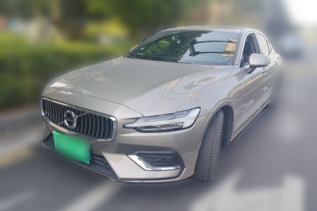 Used Volvo S60 2022 B4 Zhiyuan Luxury Edition