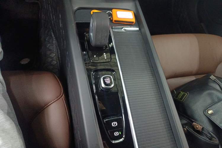 Used Volvo S60 2022 B4 Zhiyi Luxury Edition Gear Lever