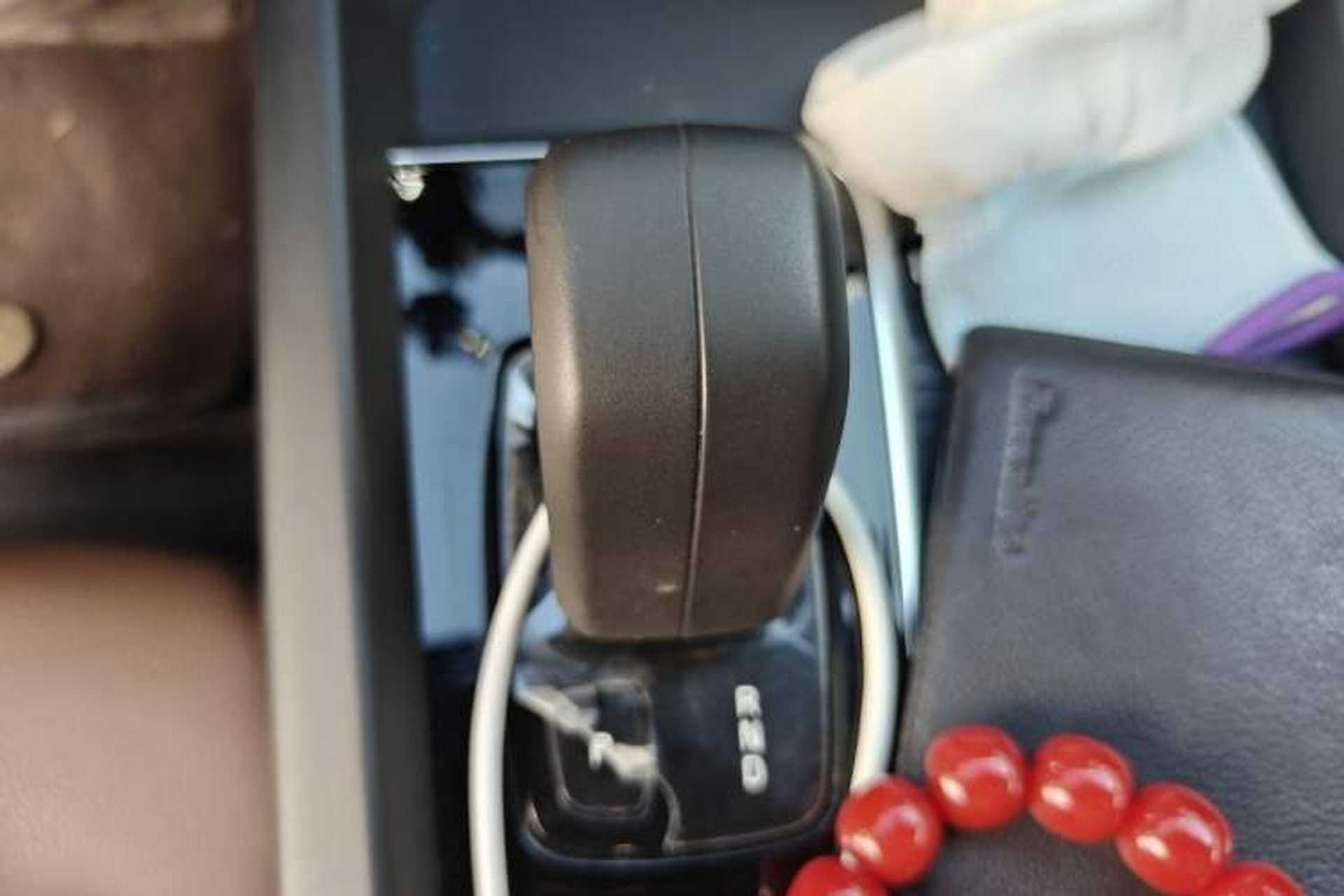 Used Volvo S60 2022 B4 Zhiyi Luxury Edition Gear Lever