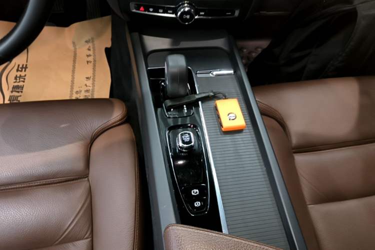 Used Volvo S60 2022 B4 Zhiyi Luxury Edition Gear Lever