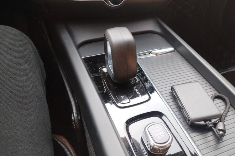 Used Volvo S60 2022 B4 Zhiyi Luxury Edition Gear Lever