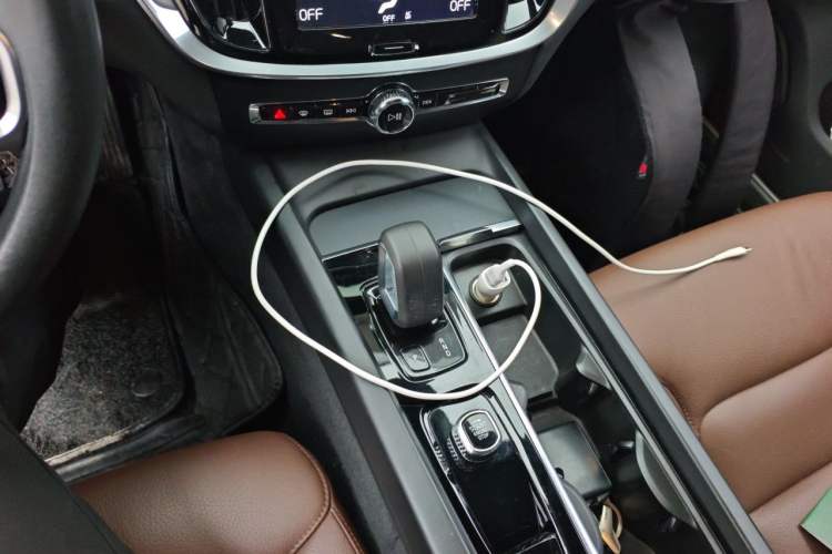 Used Volvo S60 2022 B4 Zhiyi Luxury Edition Gear Lever