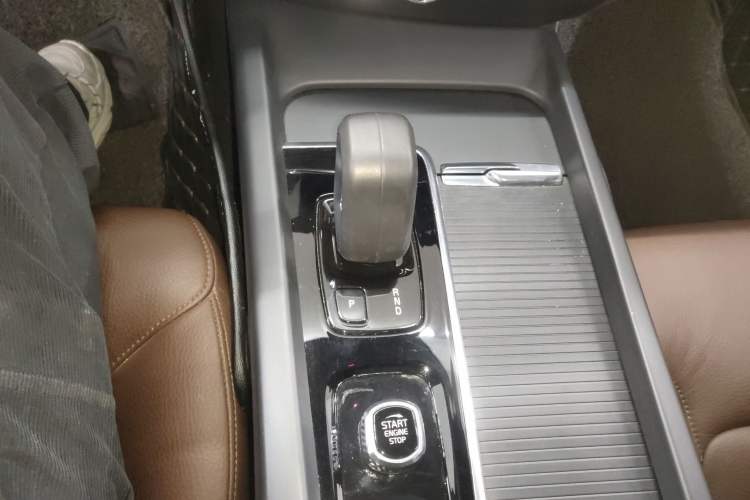 Used Volvo S60 2022 B4 Zhiyi Luxury Edition Gear Lever