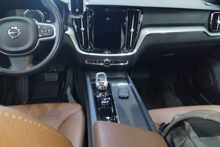 Used Volvo S60 2022 B4 Zhiyi Luxury Edition Gear Lever