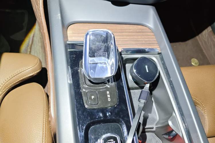 Used Volvo S60 2022 B4 Zhiyuan Luxury Edition Gear Lever