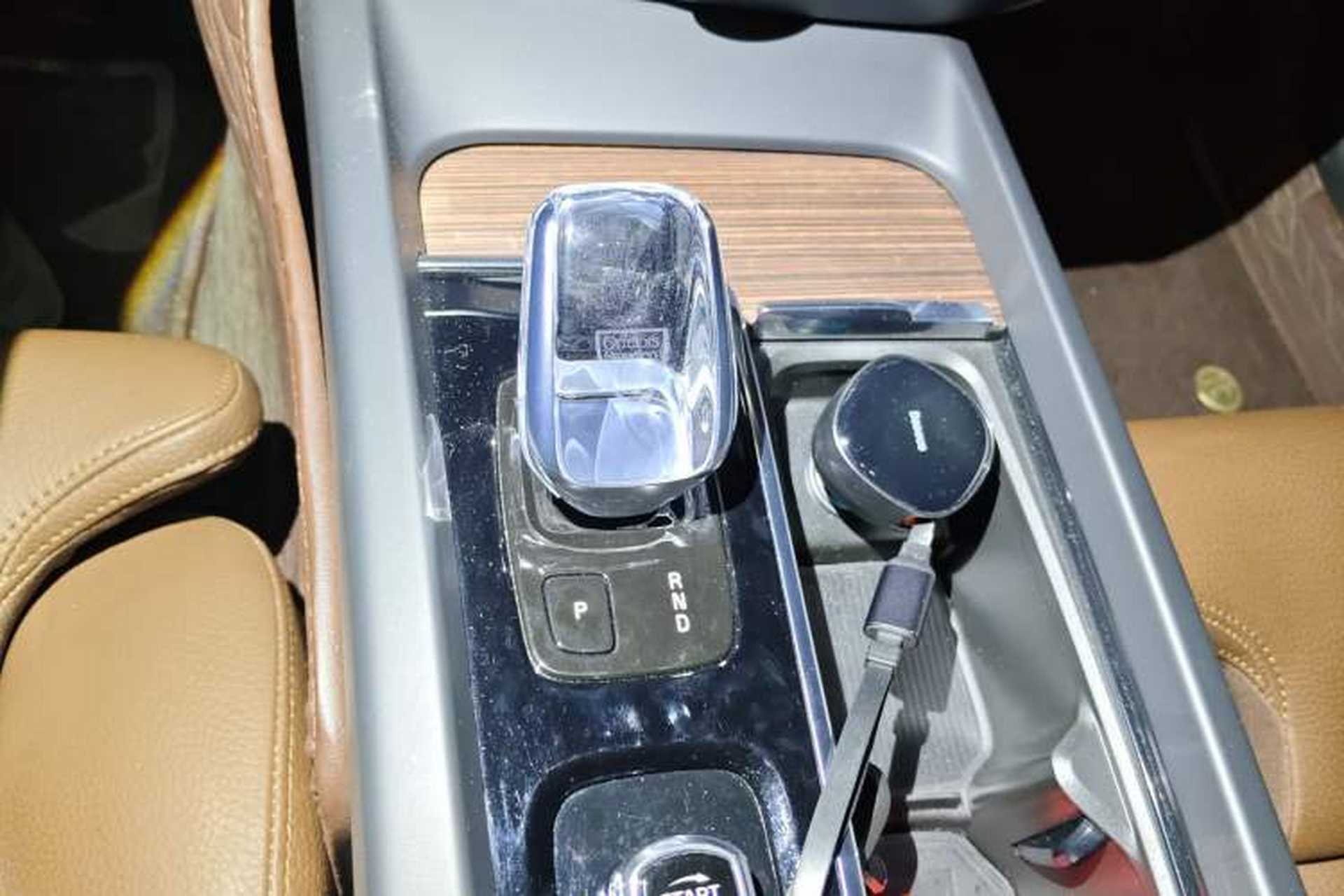 Used Volvo S60 2022 B4 Zhiyuan Luxury Edition Gear Lever
