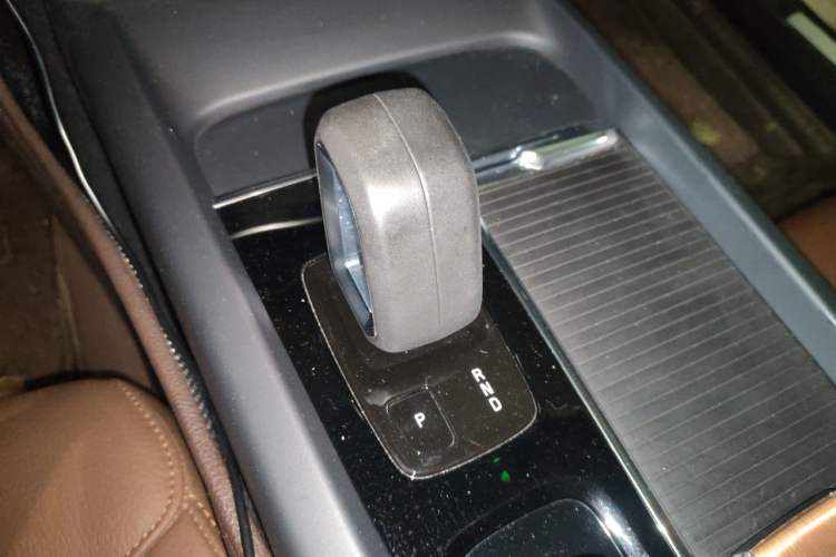 Used Volvo S60 2022 B4 Zhiyi Luxury Edition Gear Lever