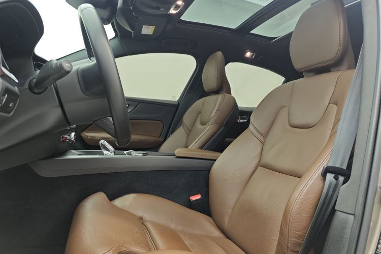 Used Volvo S60 2022 B4 Zhiyuan Luxury Edition Interior 1